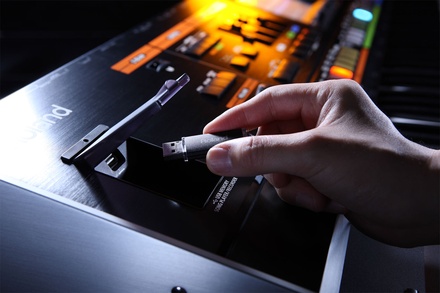 Roland Jupiter-80